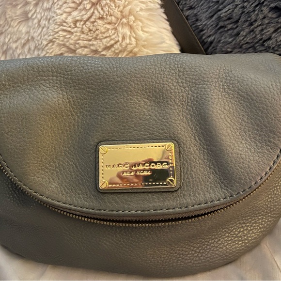 Marc Jacobs New York Leather Shoulder or Crossbody Bag - Picture 2 of 6